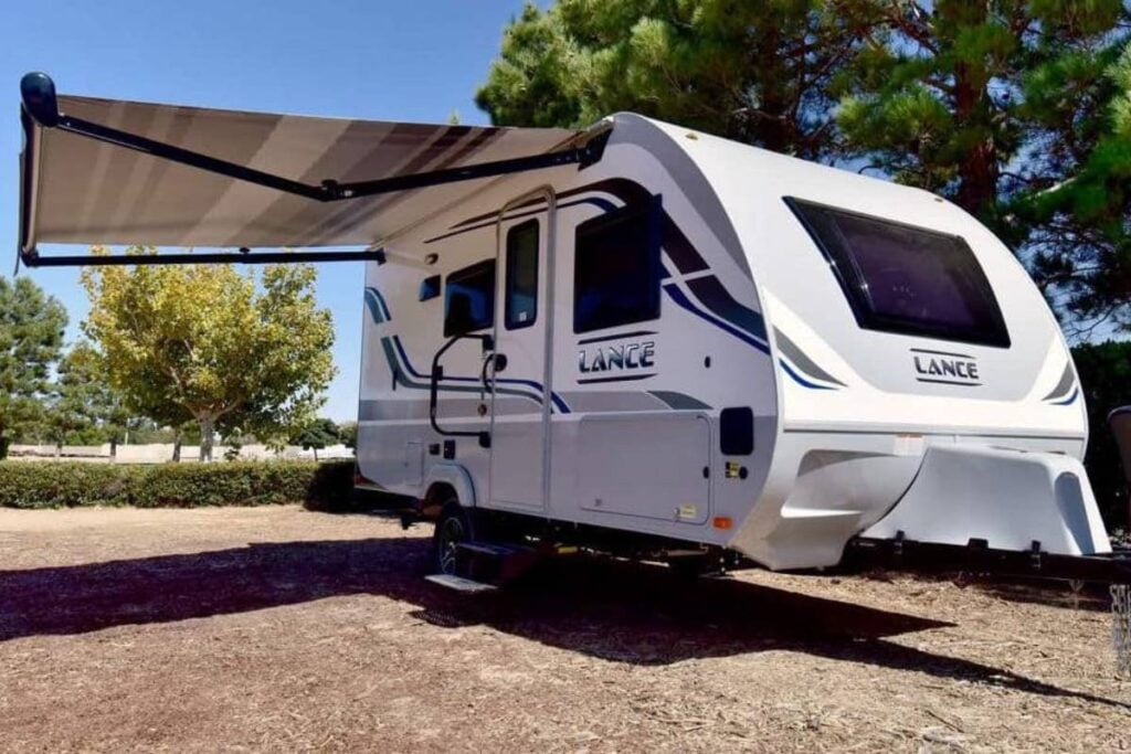 travel trailer with awning